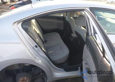 2017 Hyundai Elantra Se z USA, uszkodzony, nr VIN 5NPD84LF5HH082887